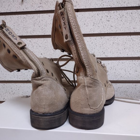 Tan lace-up boots from Roxy Surf - size 8 - in great used condition - Picture 2 of 6